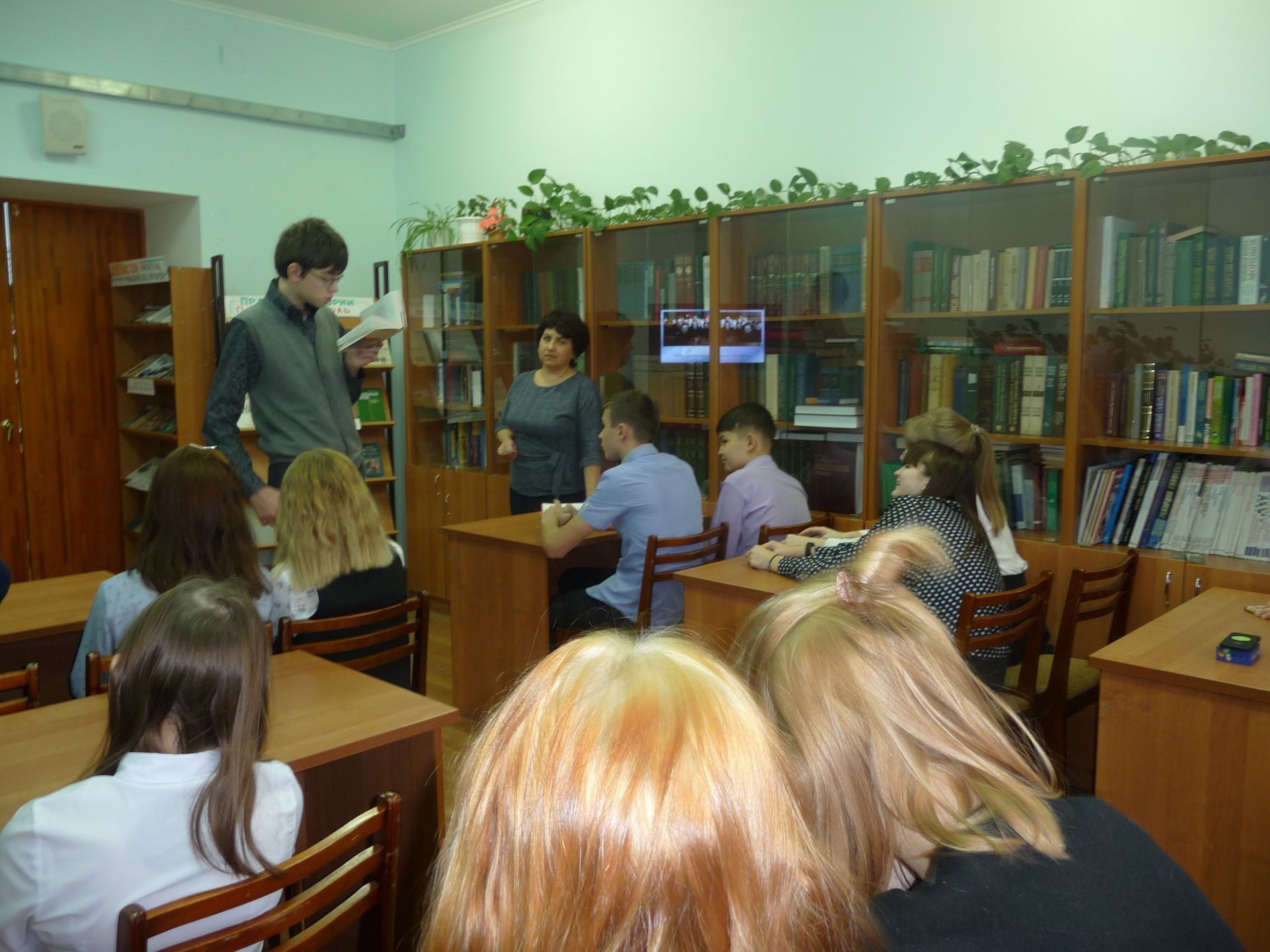 Уруссинские школьники отметили День памяти жертв политических репрессий