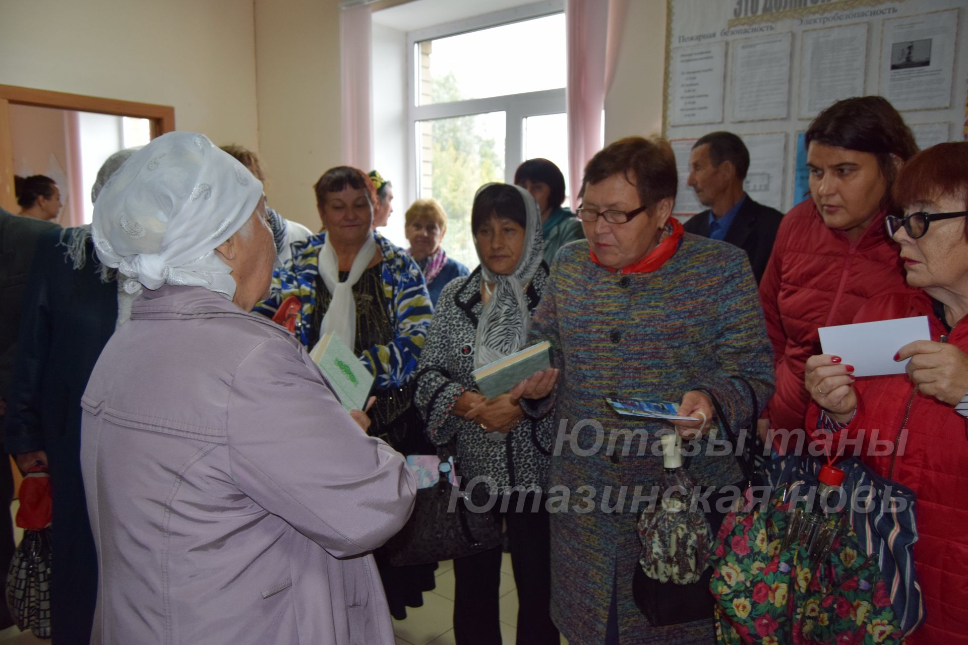Ютазинские ветераны-общественники совершили экскурсию в Старокаразерикское поселение.