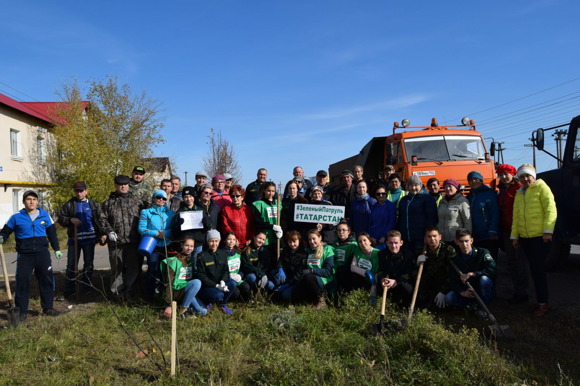 Ютазинцы участвуют в акции по посадке леса