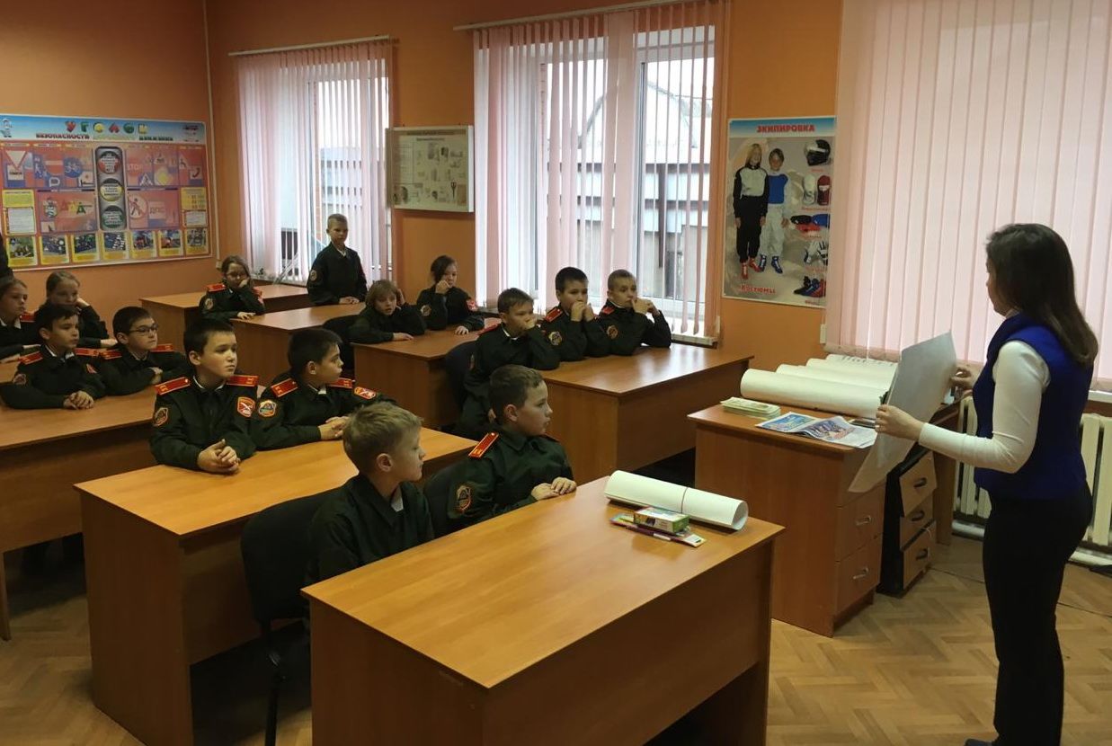 В Татарстане курсанты кадетской школы отправились на экскурсию в отделение ГИБДД