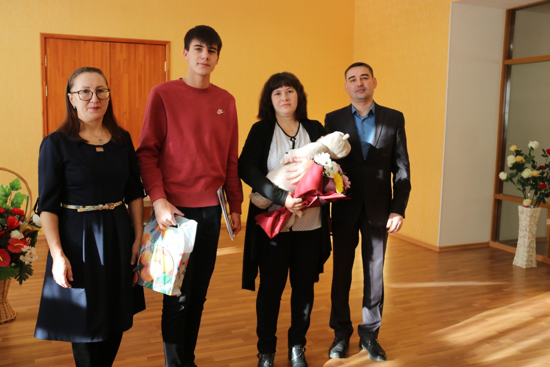 В Ютазинском районе торжественно вручили сертификаты материнского капитала