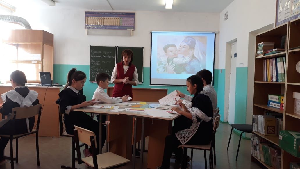 21 ноября на базе МБОУ «Мало-Уруссинская ООШ» состоялся семинар учителей татарского языка и литературы.