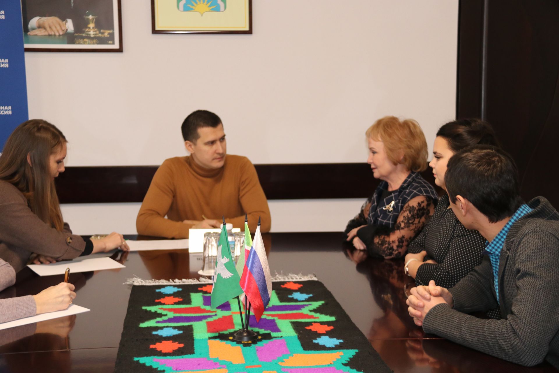 Помощник депутата Государственного Совета Республики Татарстан Ирека Салихова Айнур Камалиев провел прием граждан в Ютазинском районе