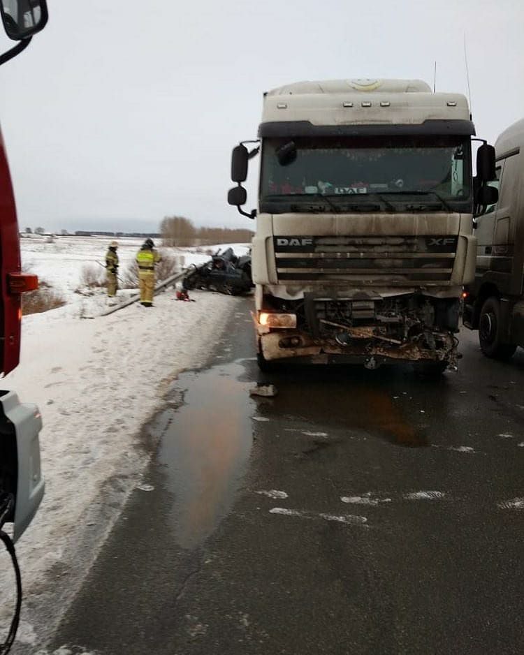 Мать и дочь погибли в страшной аварии на трассе в Татарстане