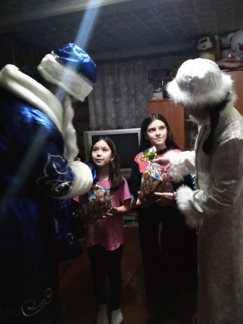 Подарки детям Ютазинского района от стражей порядка