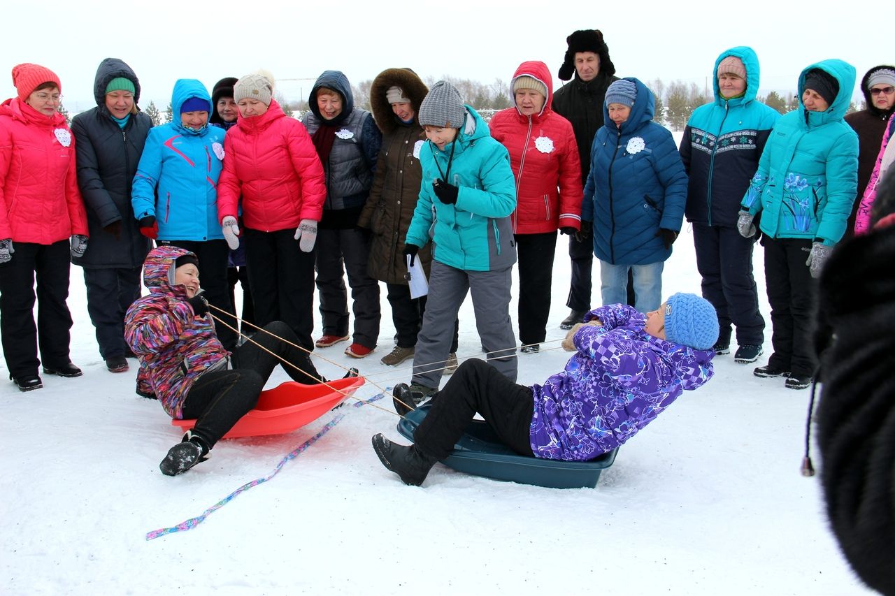 Группа "Здоровье" организовала "Зимние забавы".