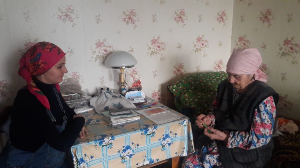 В первый день февраля работники Районного Дома культуры под лозунгом «Тимур и его команда» посетили пожилого человека на дому.