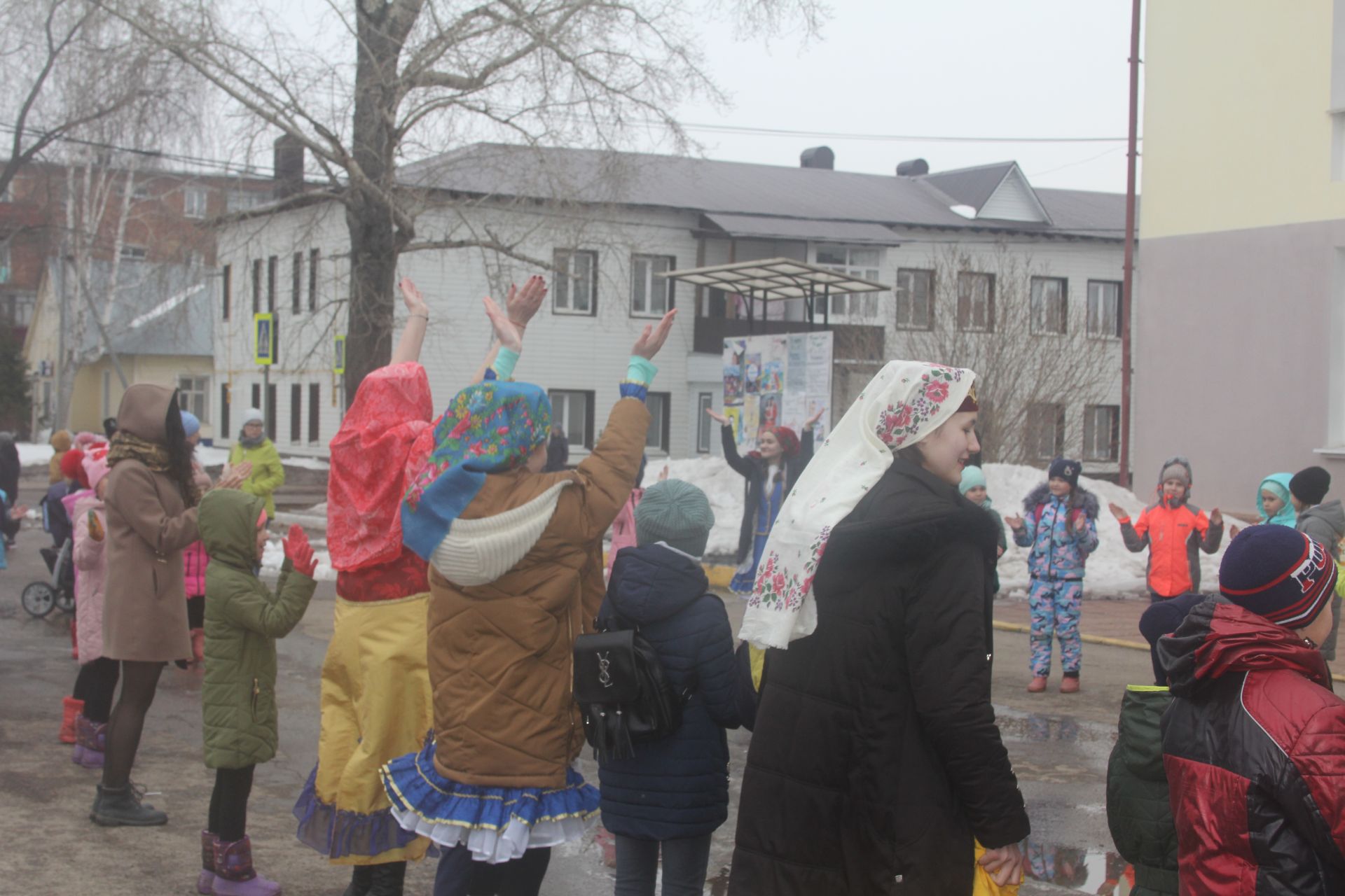 Вчера жители поселка праздновали Навруз !