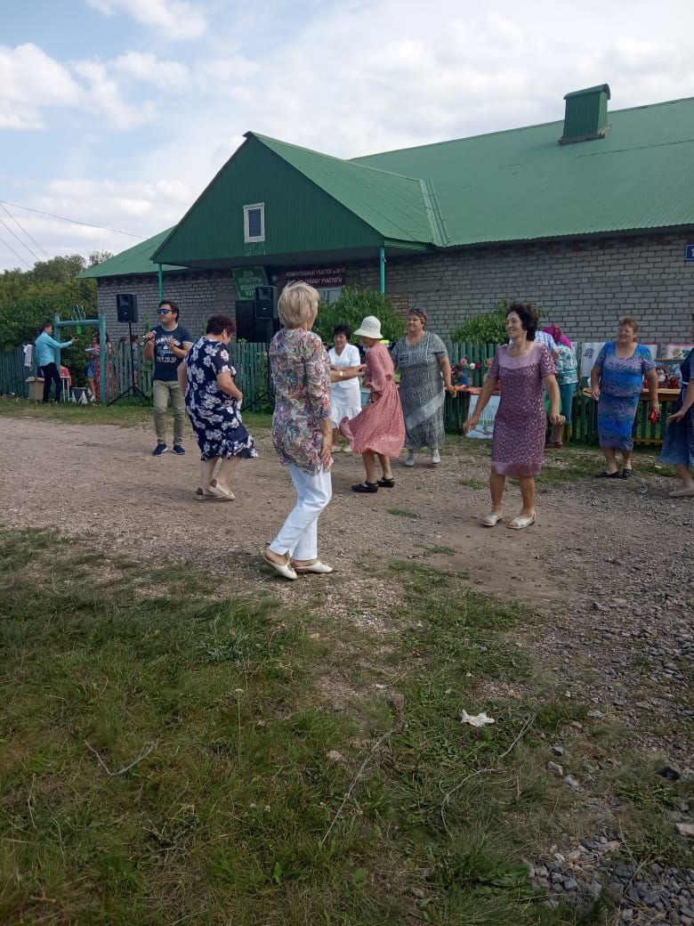 27 июля в деревне Алма - Ата состоялся большой праздник посвященный «Дню малых деревень» (Кече авыл коннэре).