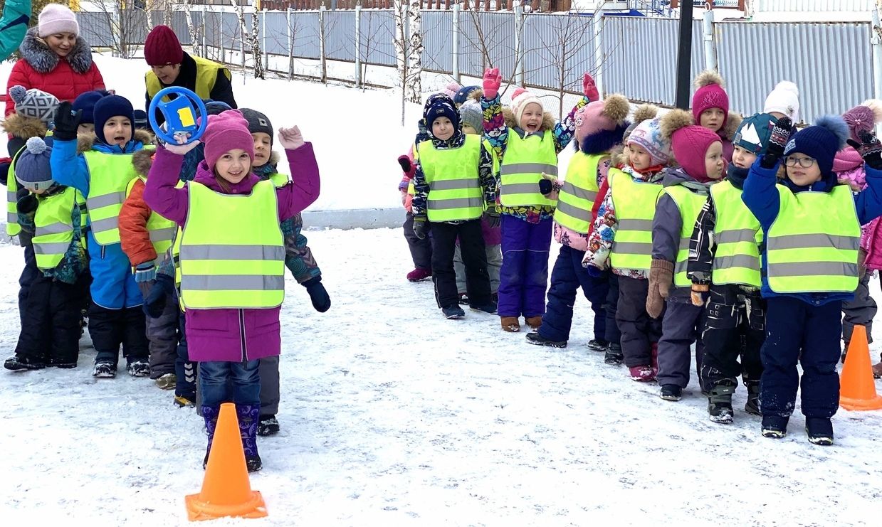 В Татарстане юным участникам дорожного движения в игровой форме напомнили о дорожной безопасности