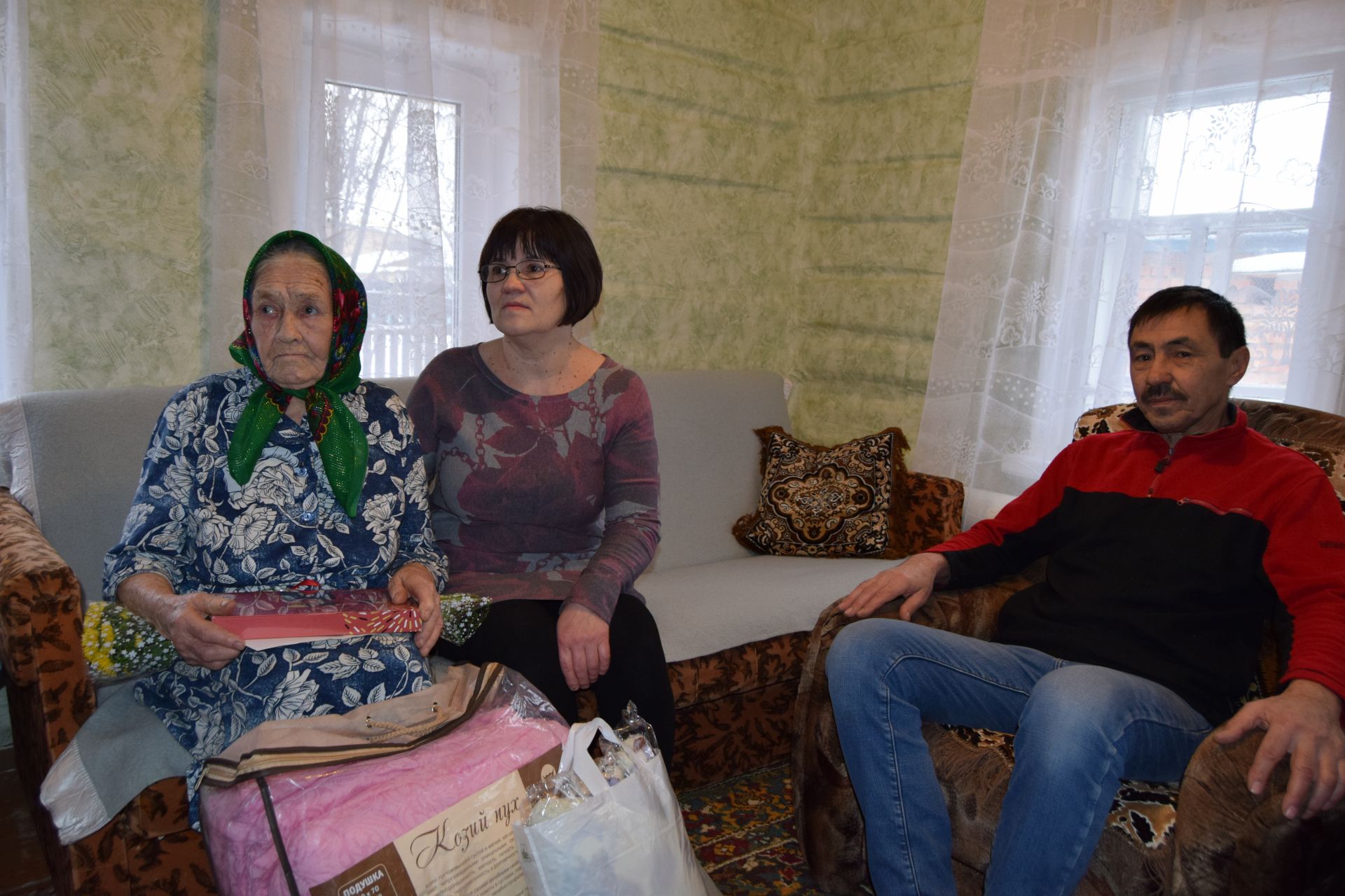 Жительнице деревни Дым-Тамак Завгарии Кашбуллиной 90 лет