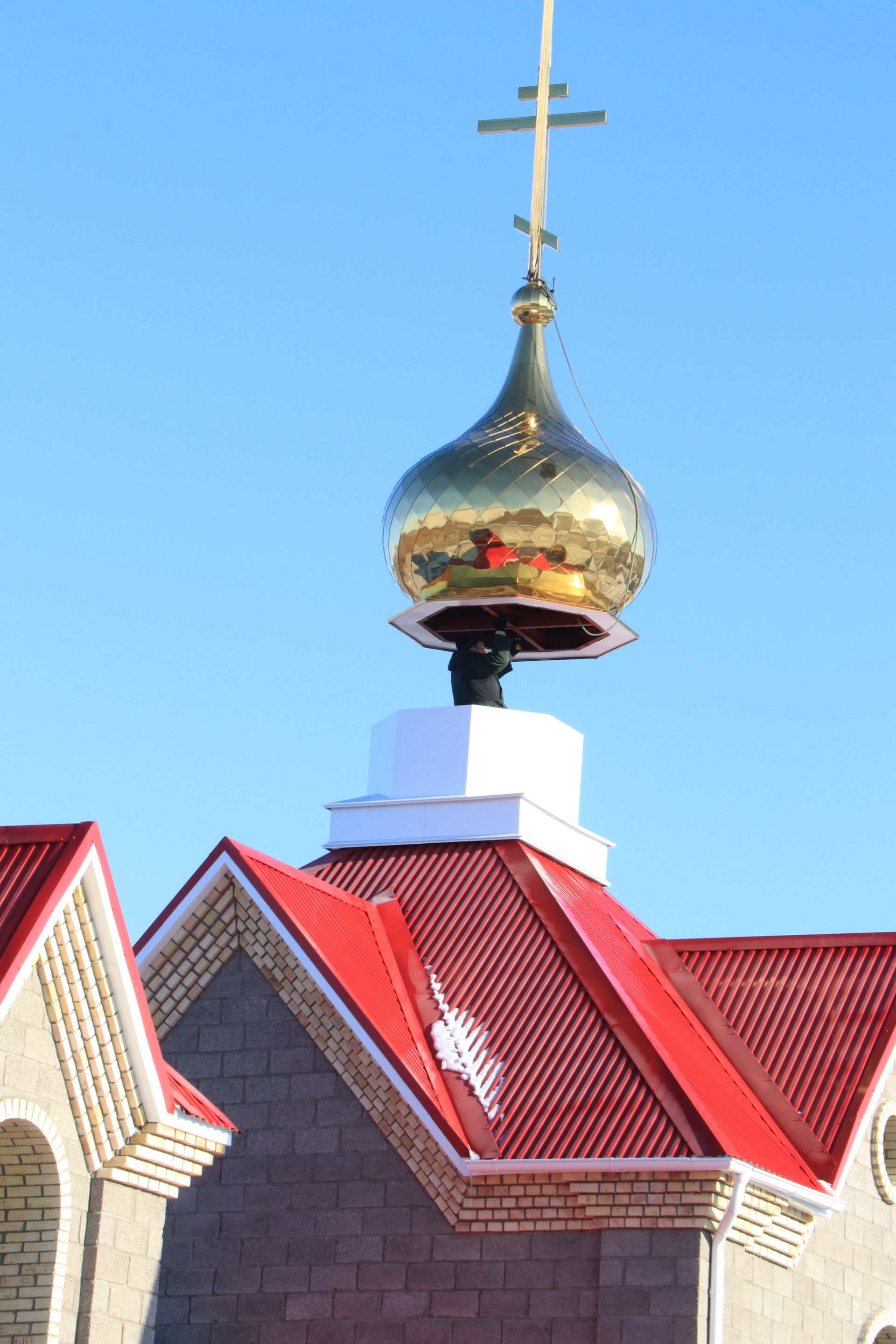 Возведены купола на церковь, строящуюся в селе Ютаза 