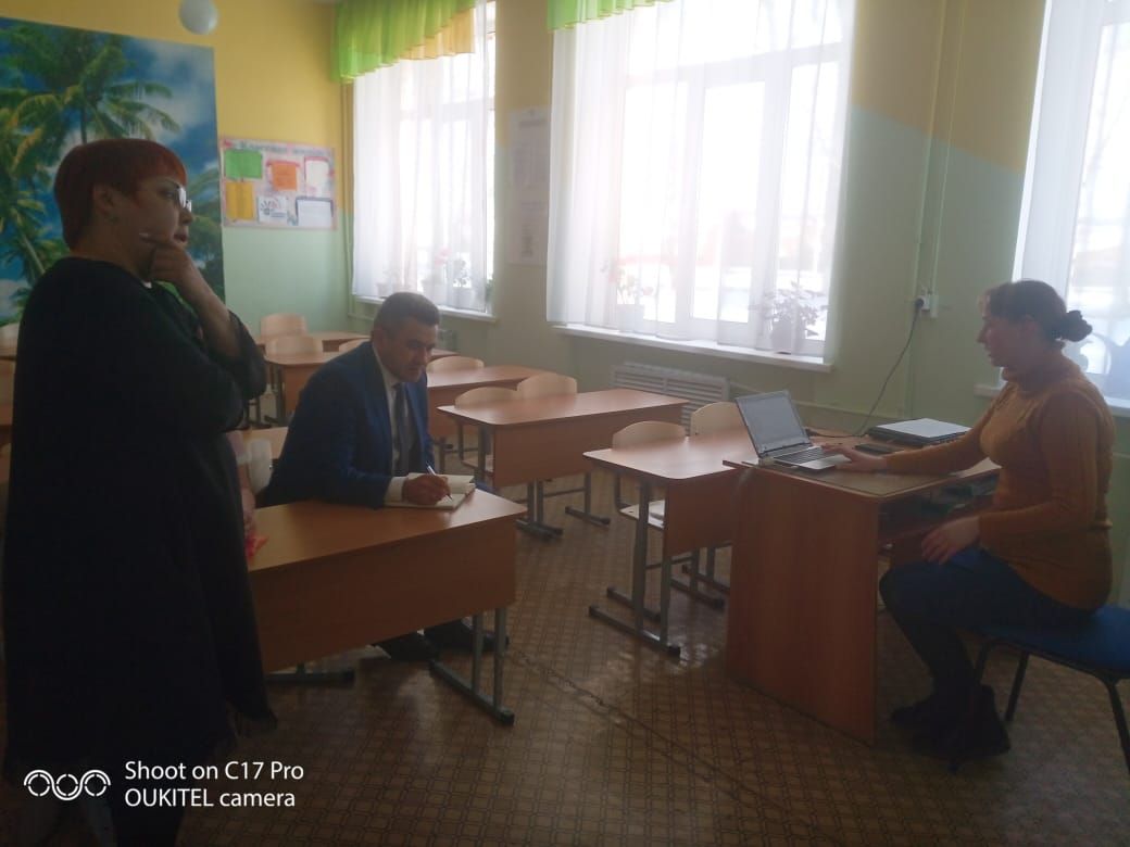 С рабочим визитом школу посетил​ ​ первый заместитель министра образования и науки Республики Татарстан