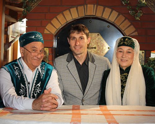 Ведущий передачи «Кучтэнэч» Зайтун Яркаев дарит всем детям татарстана заряд бодрости