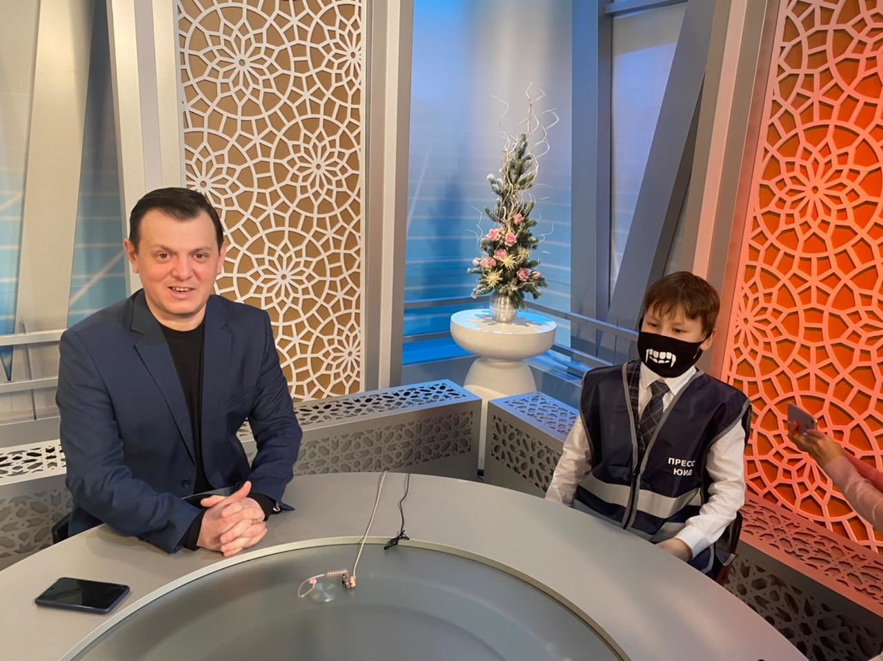 В Татарстане корреспонденты пресс-центра ЮИД изучили секреты профессии, побывав на экскурсии по телеканалу