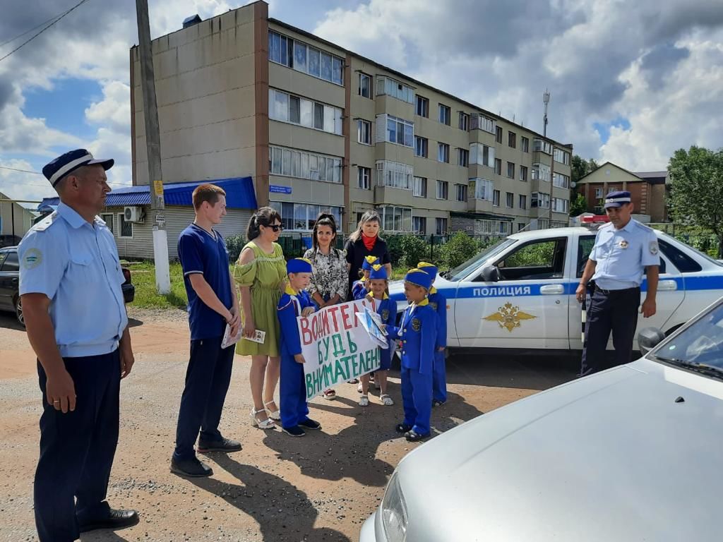 В Татарстане дошколята проверили, как водители соблюдают правила перевозки пассажиров