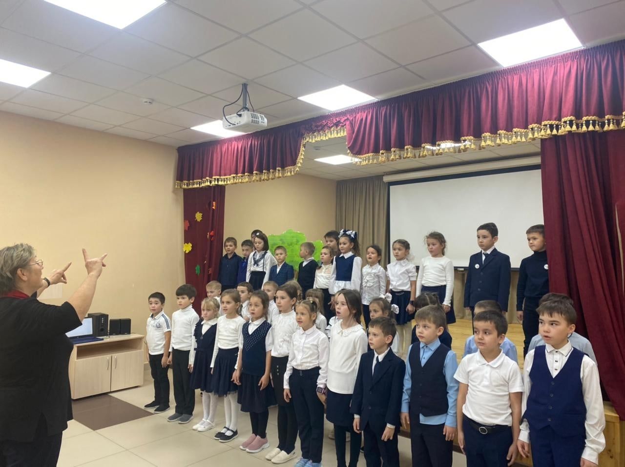 В начальной школе №1 организован детский хор «Гамма»