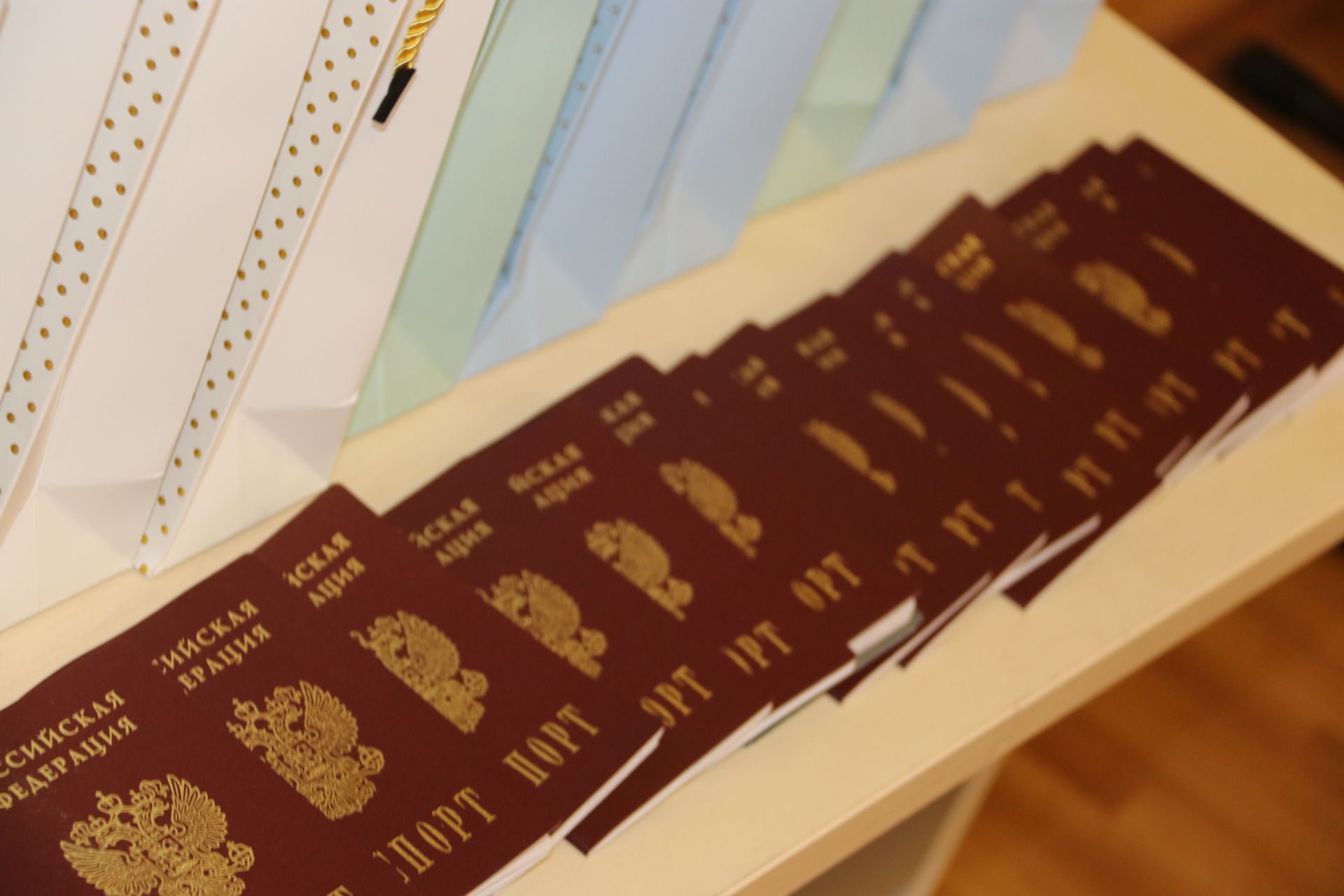 Школьникам района торжественно вручили паспорта