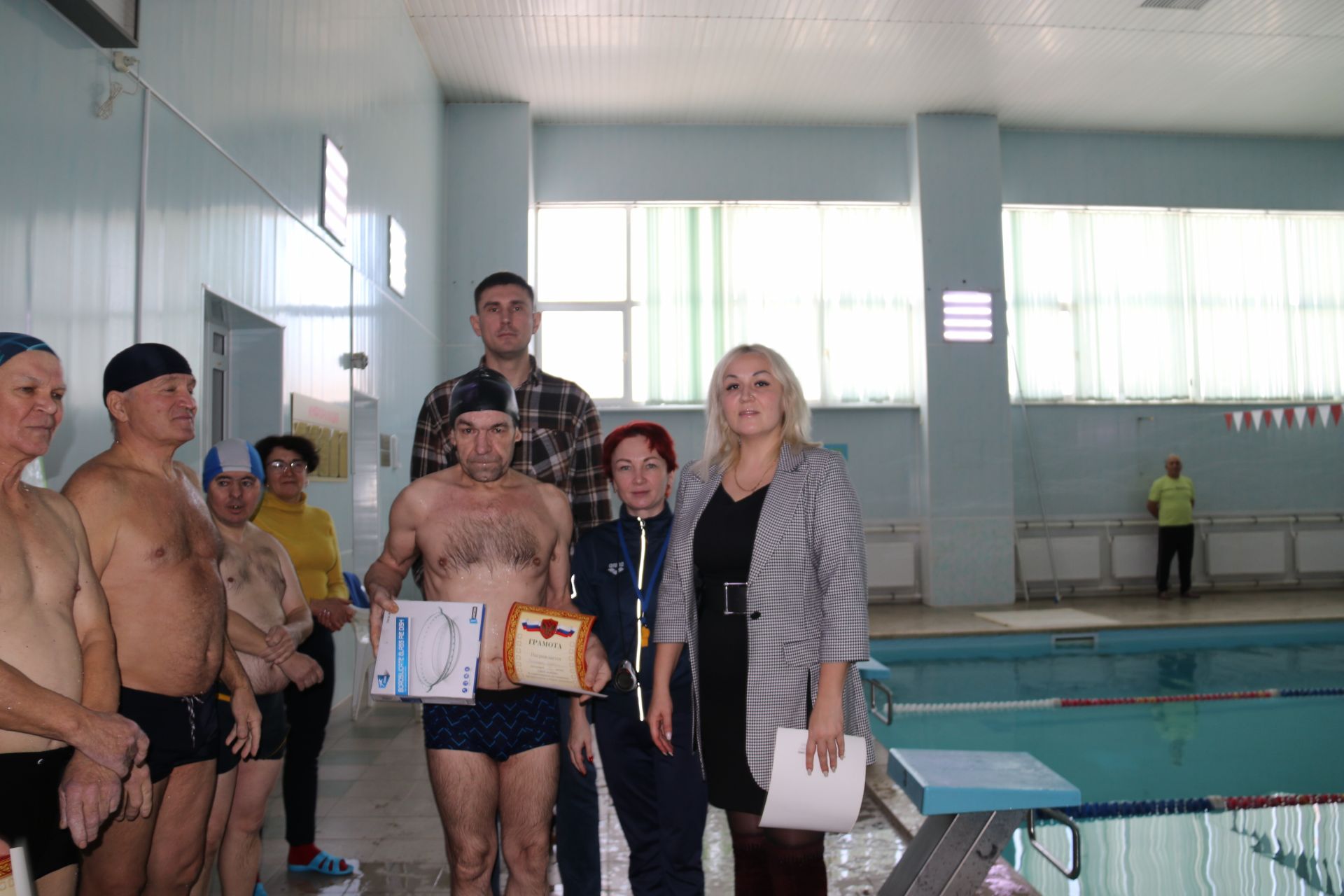 В рамках декады инвалидов в Уруссу прошли соревнования по плаванию