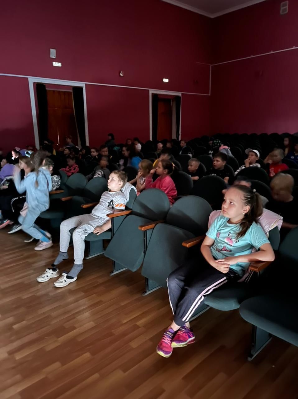 Младшие школьники посетили кинотеатр