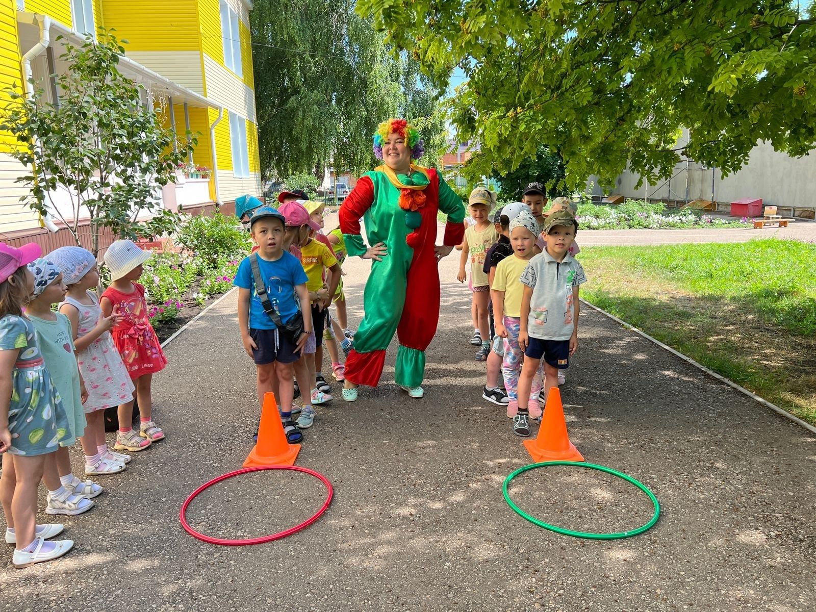 Веселый праздник с клоуном Кирюшей, прошел в детском саду №4