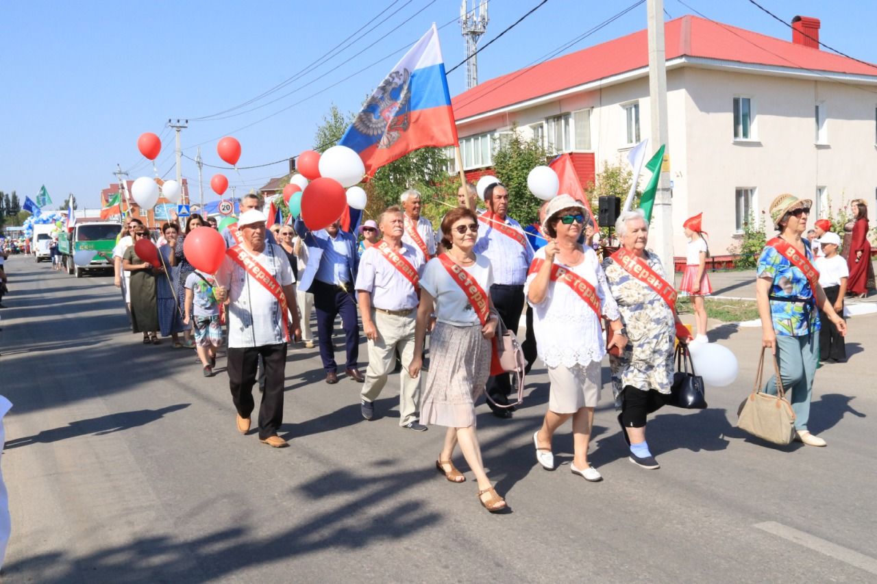 Жители района – на праздновании 75-летия поселка Уруссу