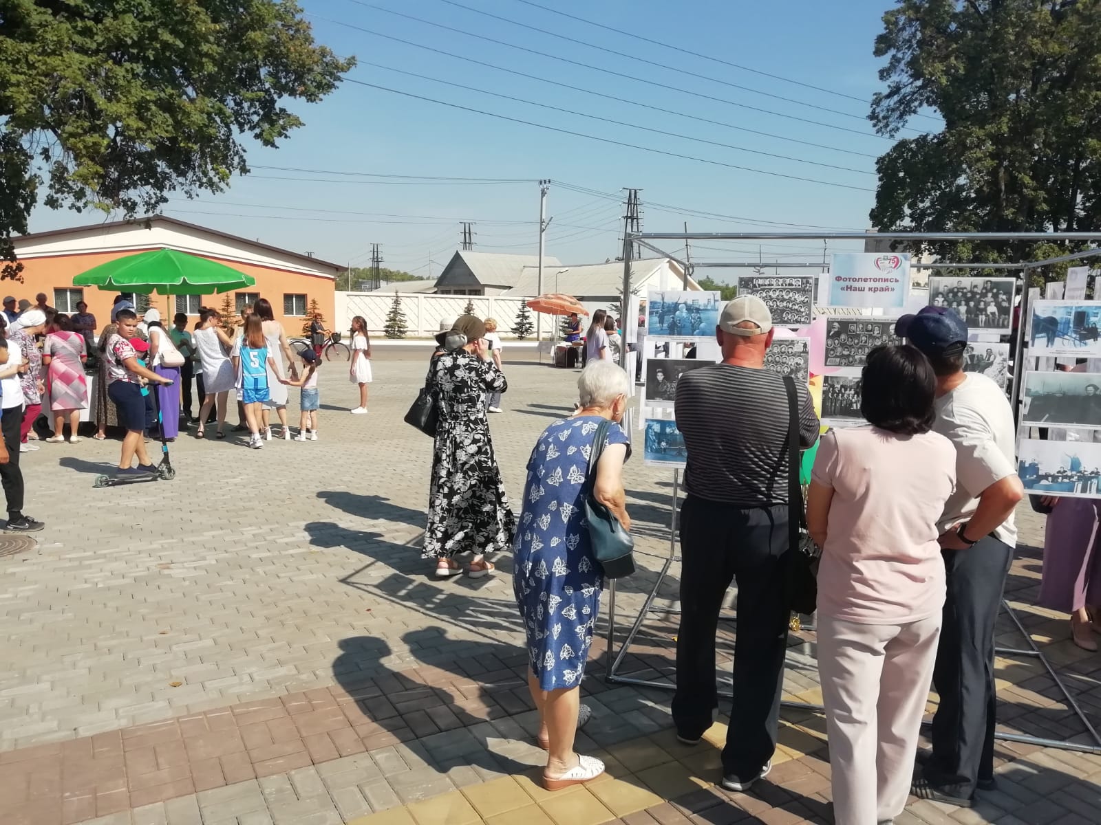 Фотолетопись "Наш край" порадовала уруссинцев в день 75-ти летнего юбилея поселка