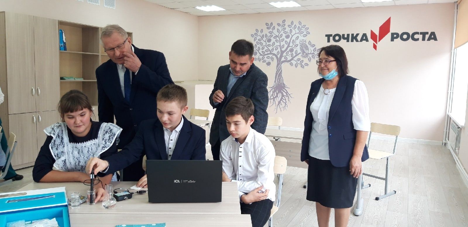 В Каразерикской СОШ открыли учебный центр «Точка роста»