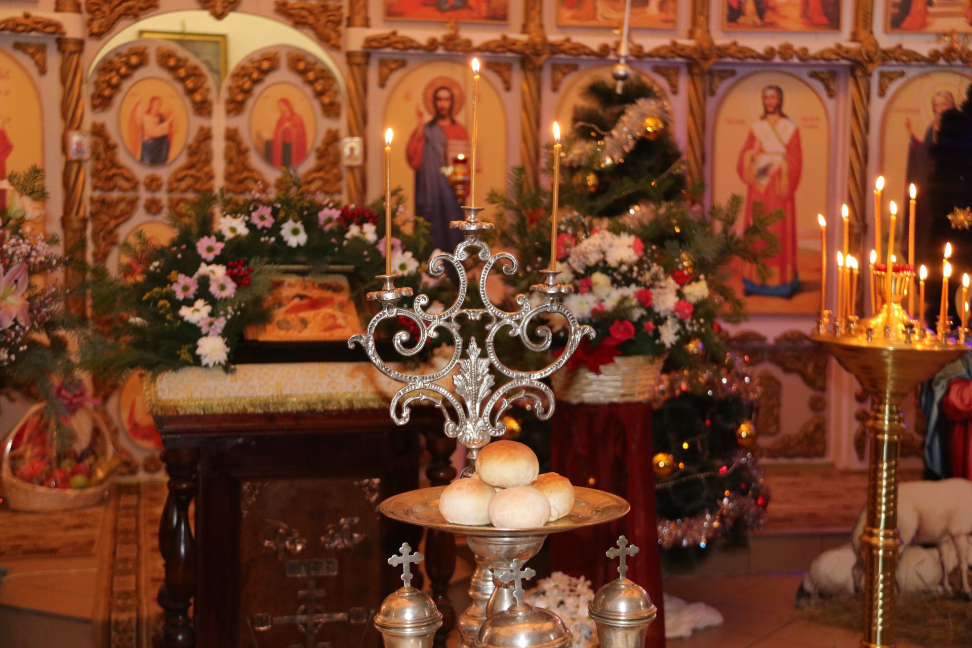 В Свято-Никольском  храме Уруссу состоялась Рождественская служба