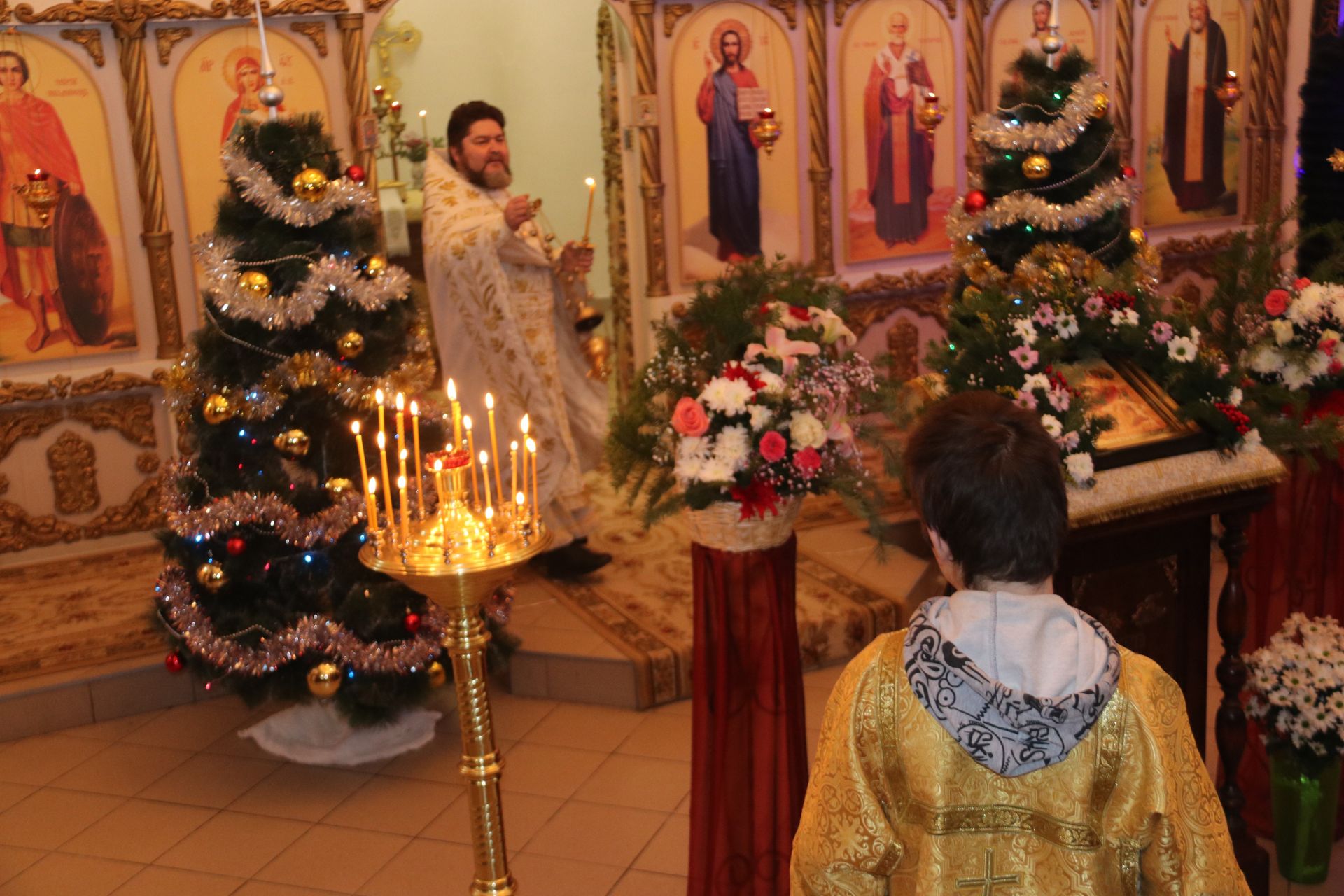 В Свято-Никольском  храме Уруссу состоялась Рождественская служба