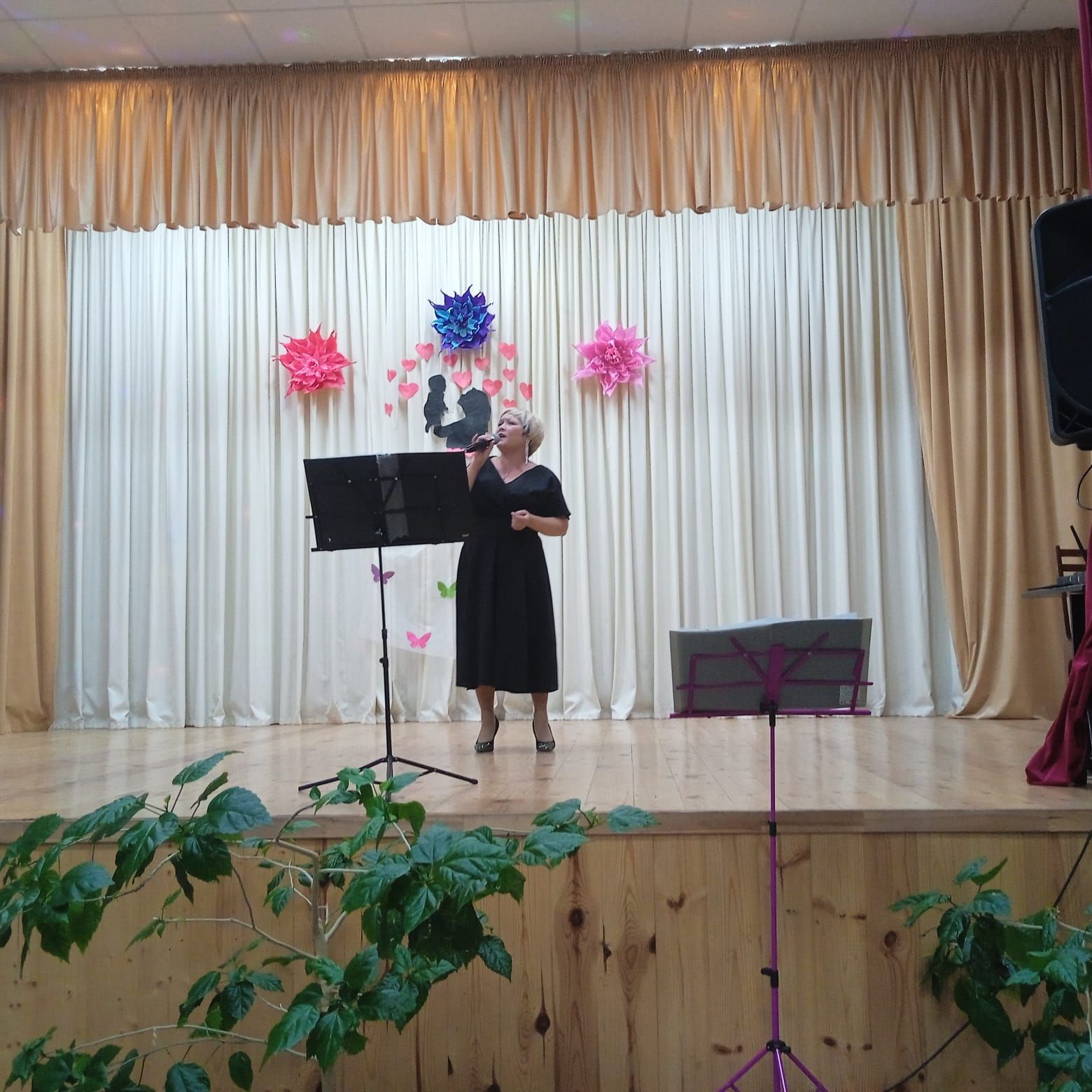 24 ноября в Байларовском СДК прошел концерт, посвященный Дню матери «Для милых мам»