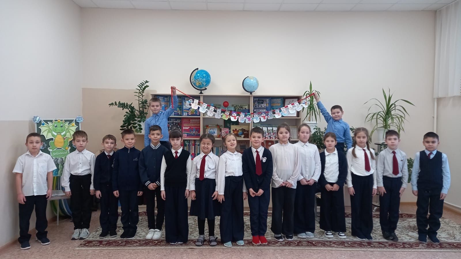 Младшие школьники Уруссинской гимназии готовятся к Новому году