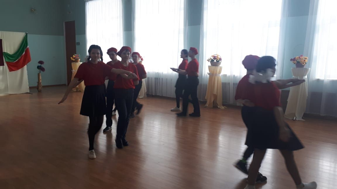 Члены отряда «Патриот» принимали участие в «Юнармейском балу»