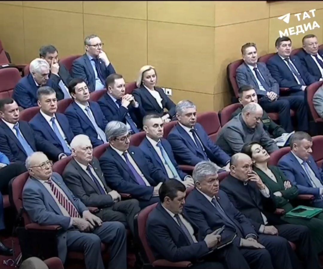 Рустам Минниханов поручил на самом высоком уровне провести торжественные мероприятия ко Дню защитника Отечества