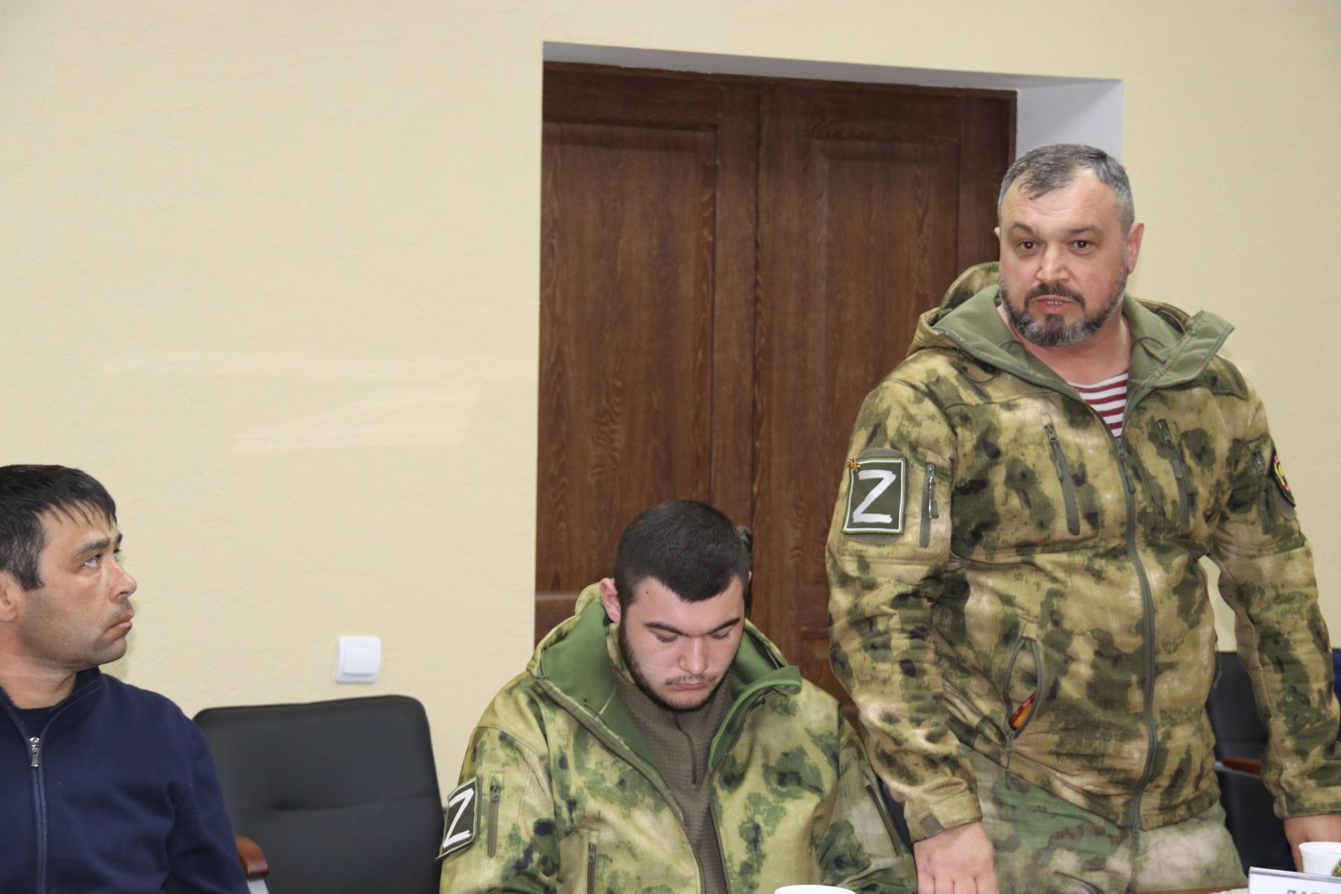 Мобилизациягә алынучылар район башлыгы белән очрашты