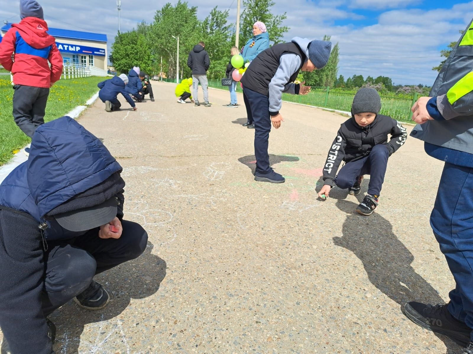 Конкурс детских рисунков на асфальте