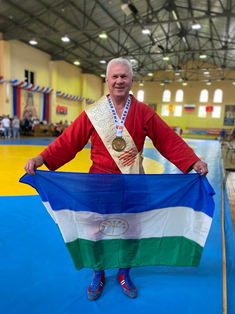 Тренер по самбо Уруссинской спортивной школы «Олимп» стал чемпионом среди мастеров спорта РФ