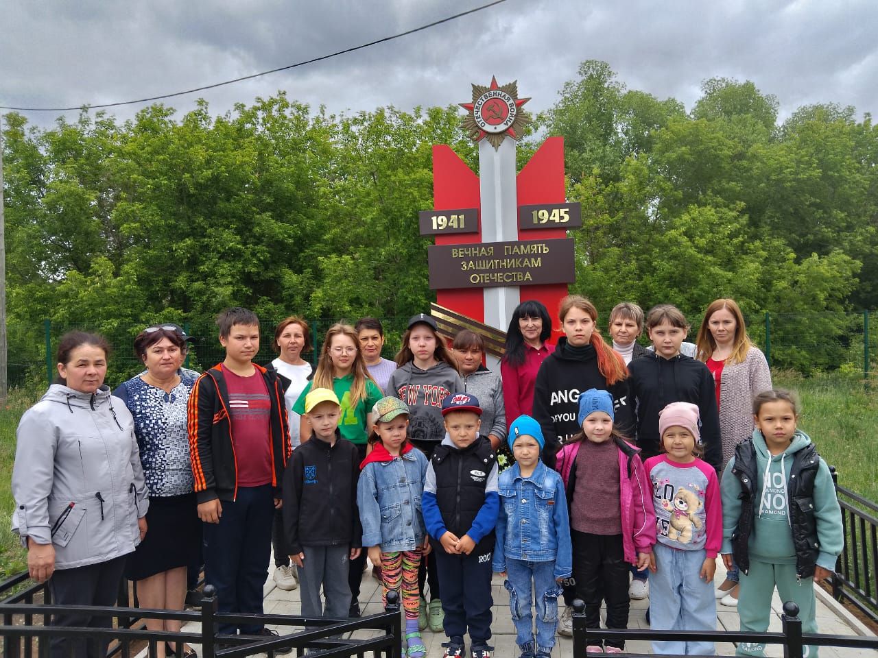 В Каракашлинской сельской библиотеке провели урок памяти «За час до рассвета»