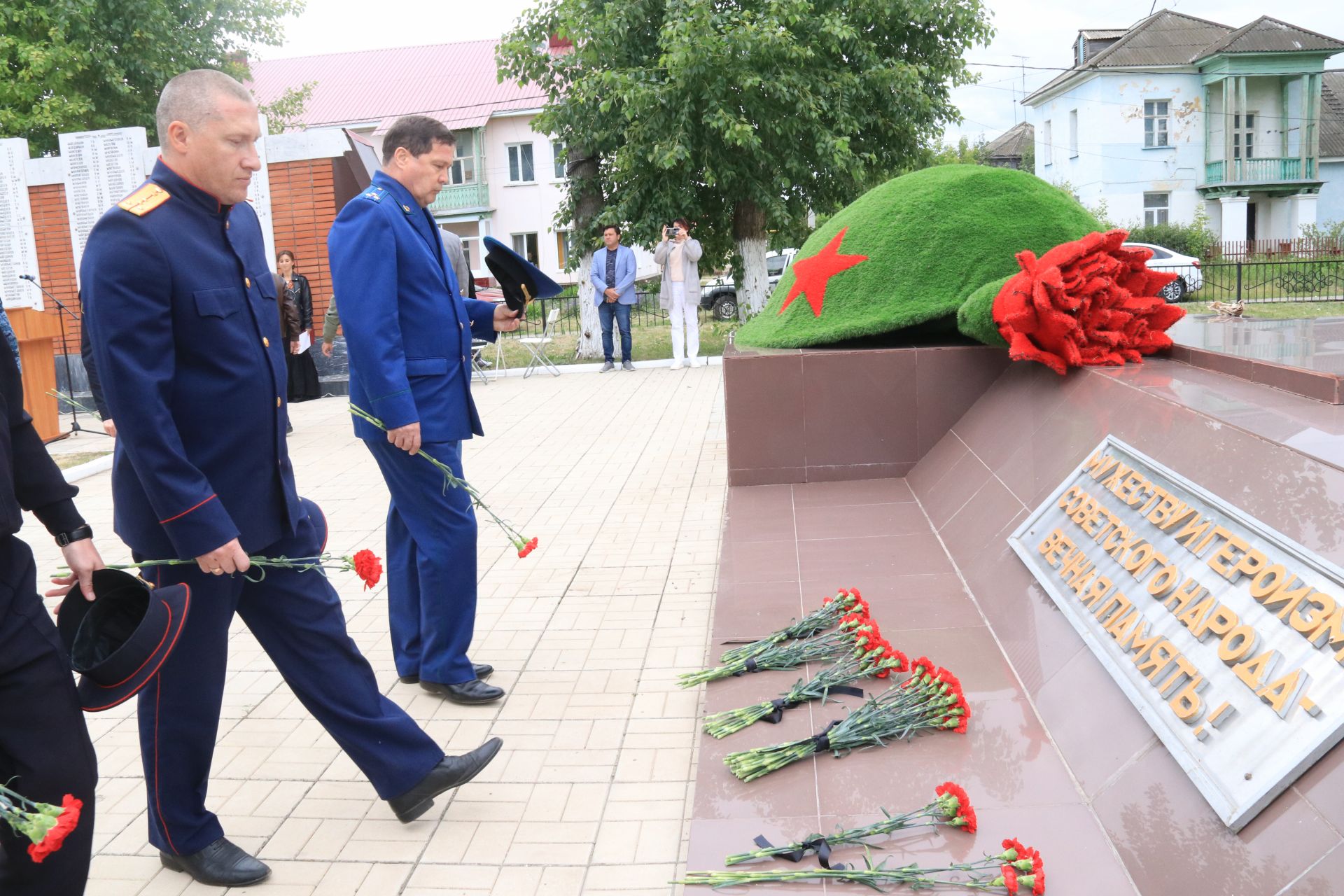Распахнули сердца для памяти