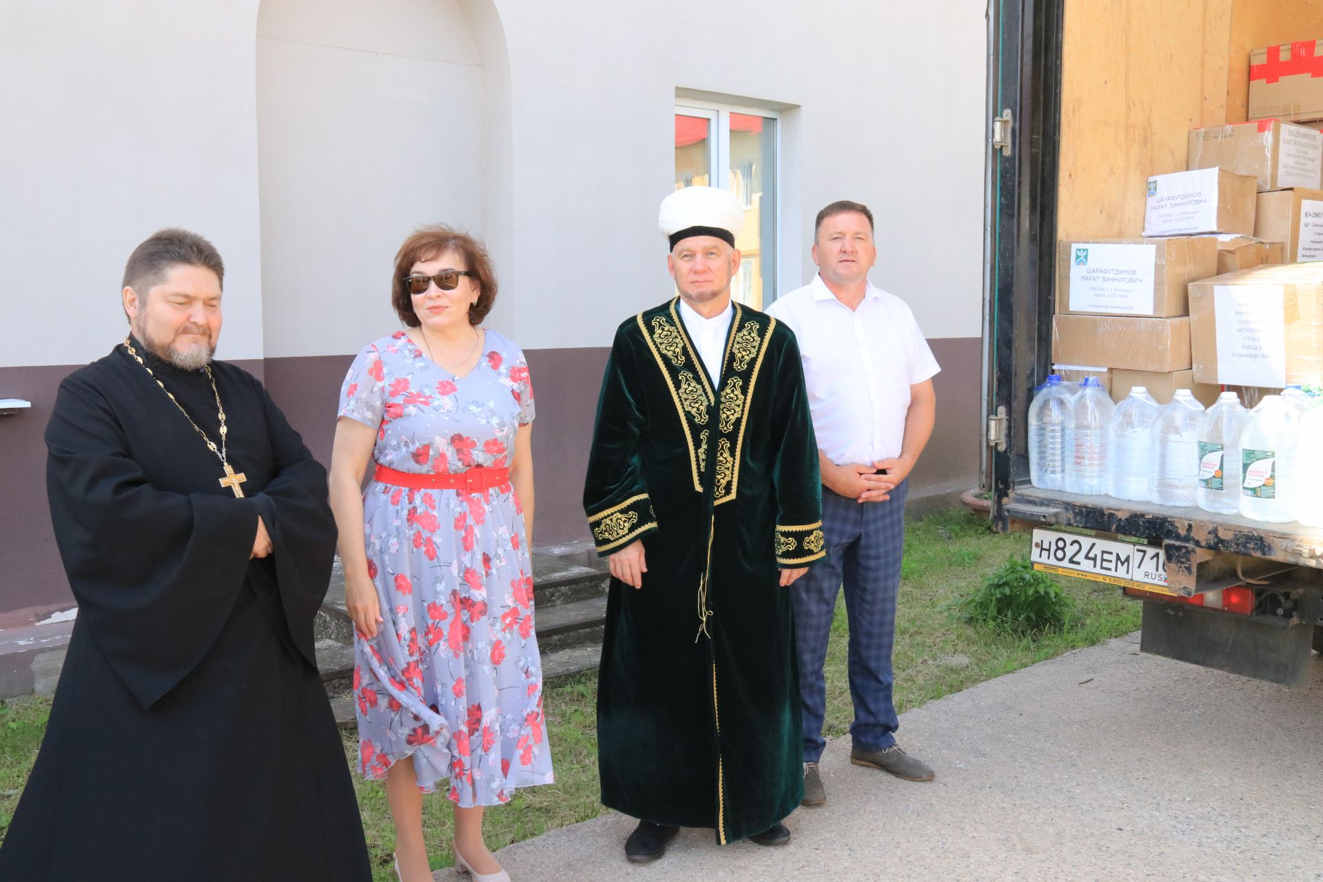 Гуманитарный груз — от ютазинцев