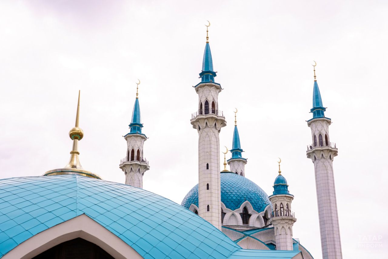В Татарстане блогерша   устроила  танцы в мечети Кул Шариф