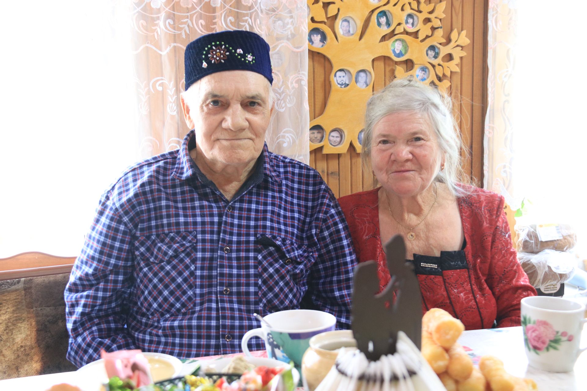 Он ее за любовь к чечетке полюбил