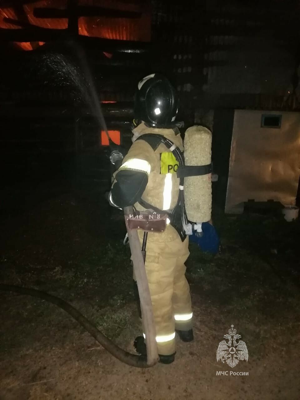 В Татарстане на пожаре серьезные ожоги получил хозяин дома