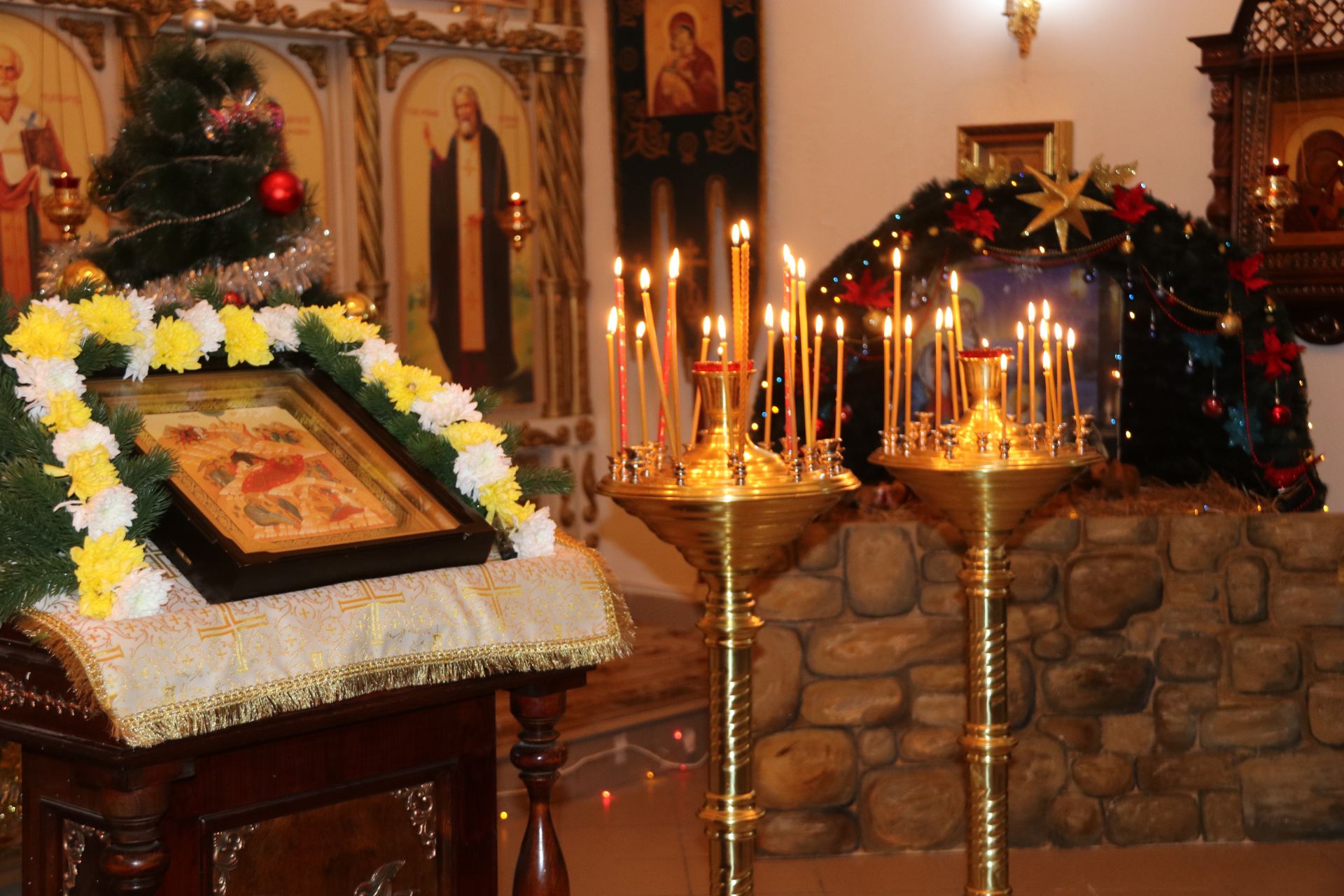В Свято-Никольском храме Уруссу состоялась Рождественская служба