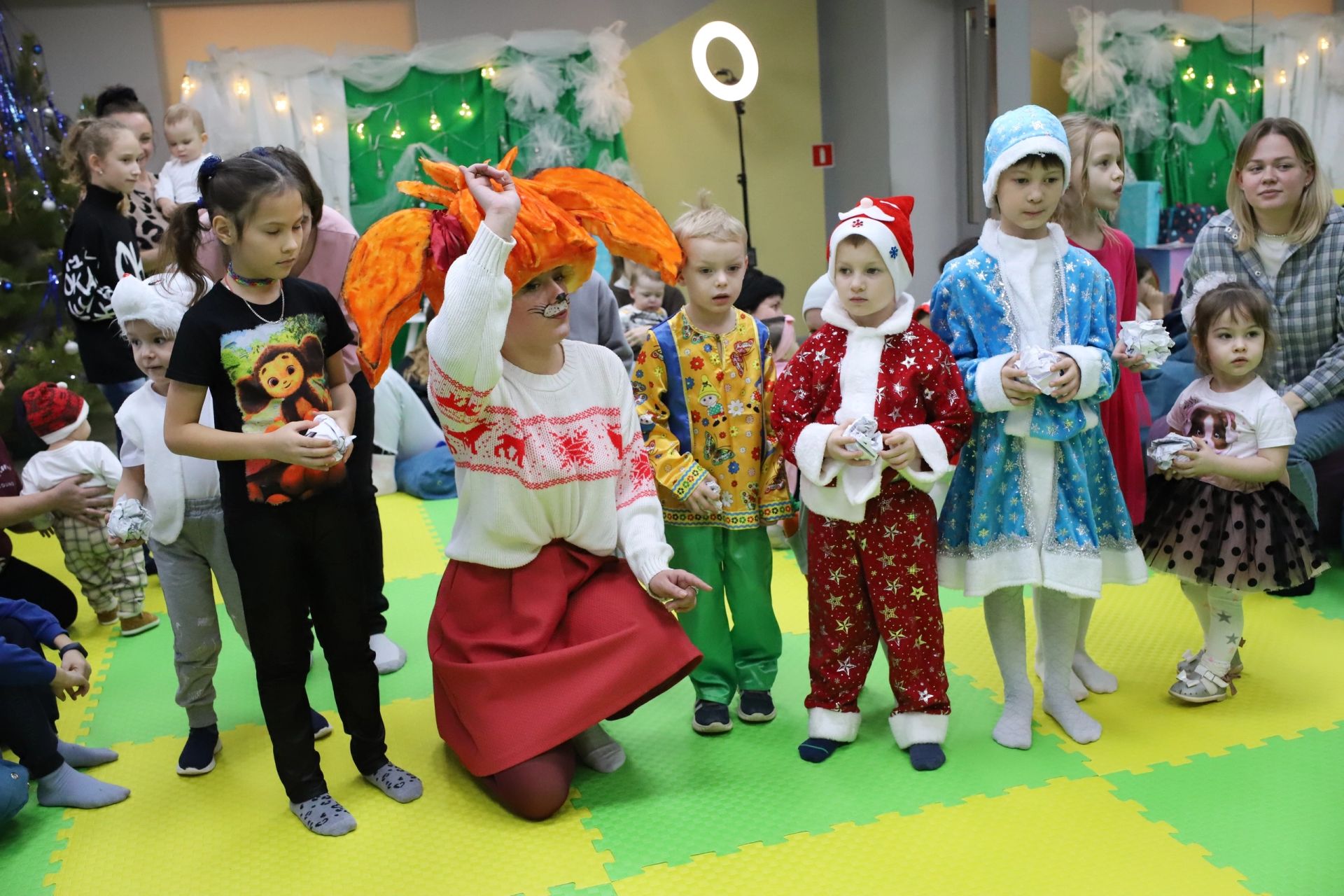 Новогодний праздник для самых маленьких - «Ёлочка для лялечек»