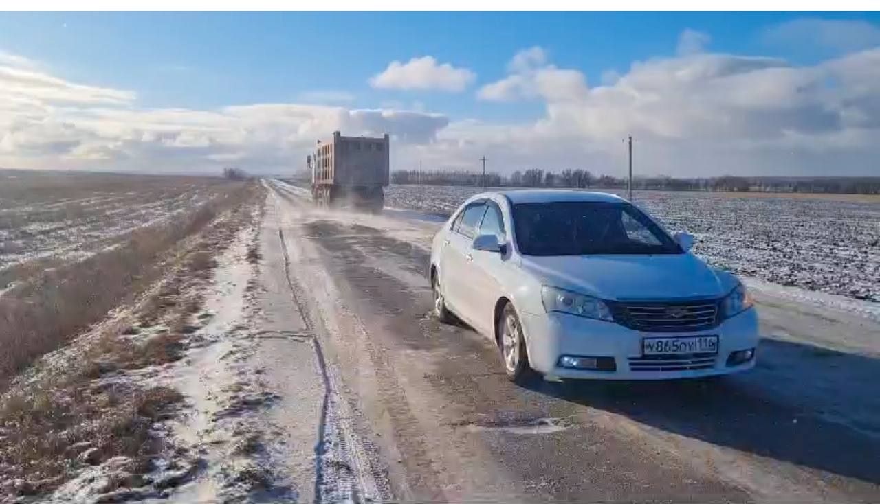 Как большегрузы разрушают дороги и угрожают безопасности