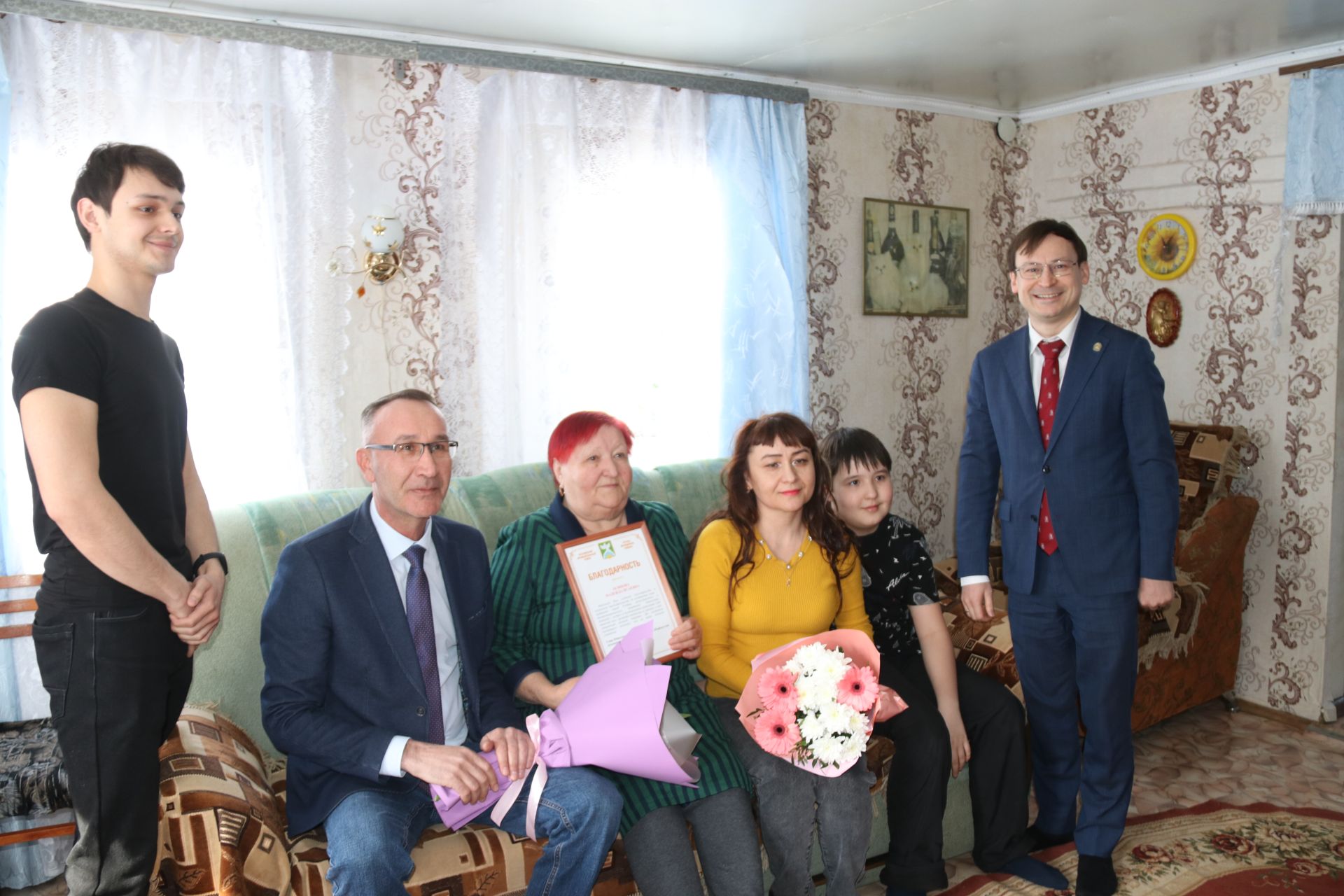 Глава района посетил на дому мать мобилизованного уруссинца Вячеслава Осипова