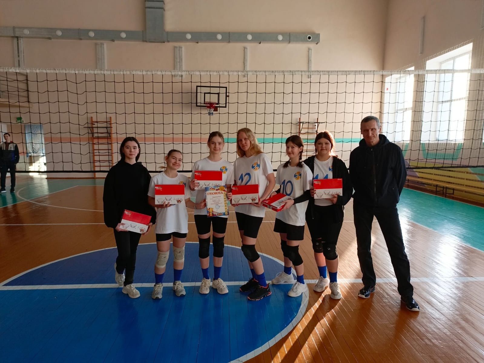Турнир по волейболу прошел в байрякинском спортивном комплексе