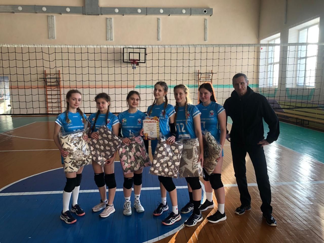 Турнир по волейболу прошел в байрякинском спортивном комплексе