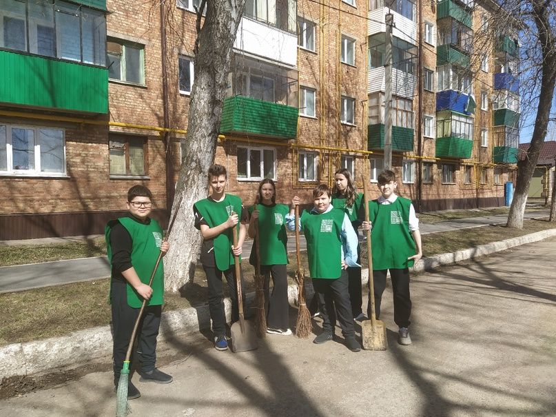 Экологический отряд Уруссинской СОШ №2 поучаствовал в субботнике